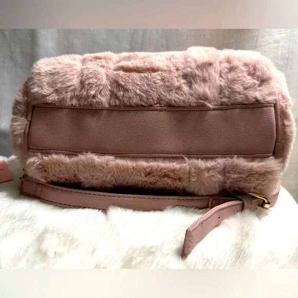 NEW Juicy Couture Pink Fuzzy Roll Crossbody Bag - Picture 5 of 7